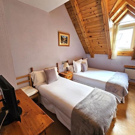 Hotel Anglada Vielha Bagian luar foto