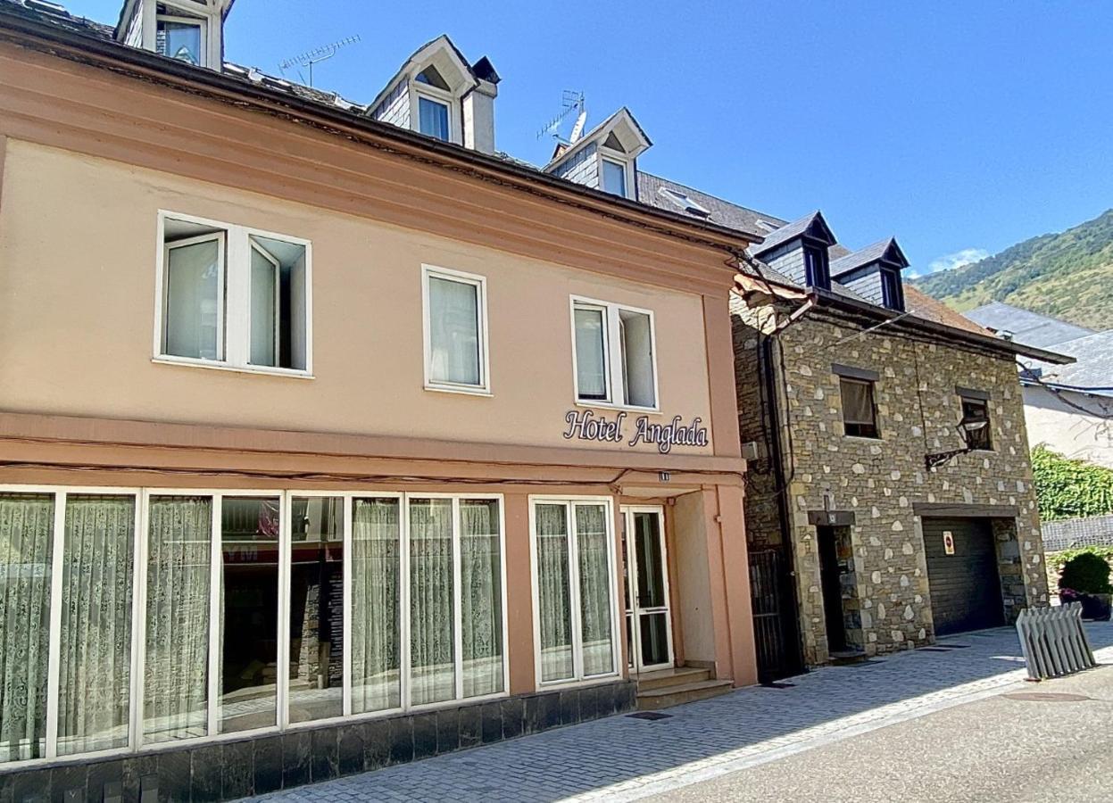 Hotel Anglada Vielha Bagian luar foto